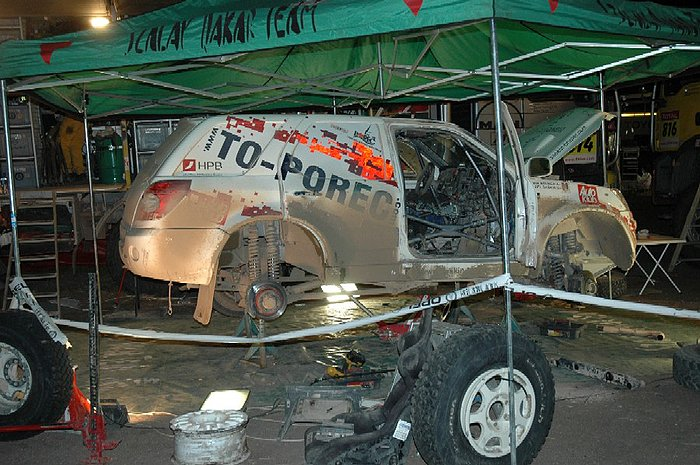 09.01.2009 Hrvaška ekipa na servisu