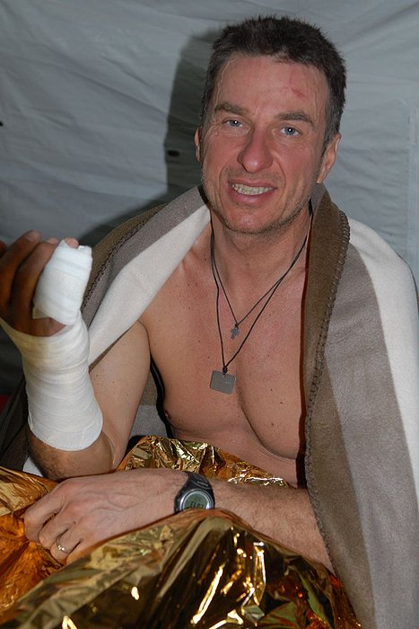 11.01.2007 Tomaž v šotoru ambulante <br><i>foto Darij N.</i>